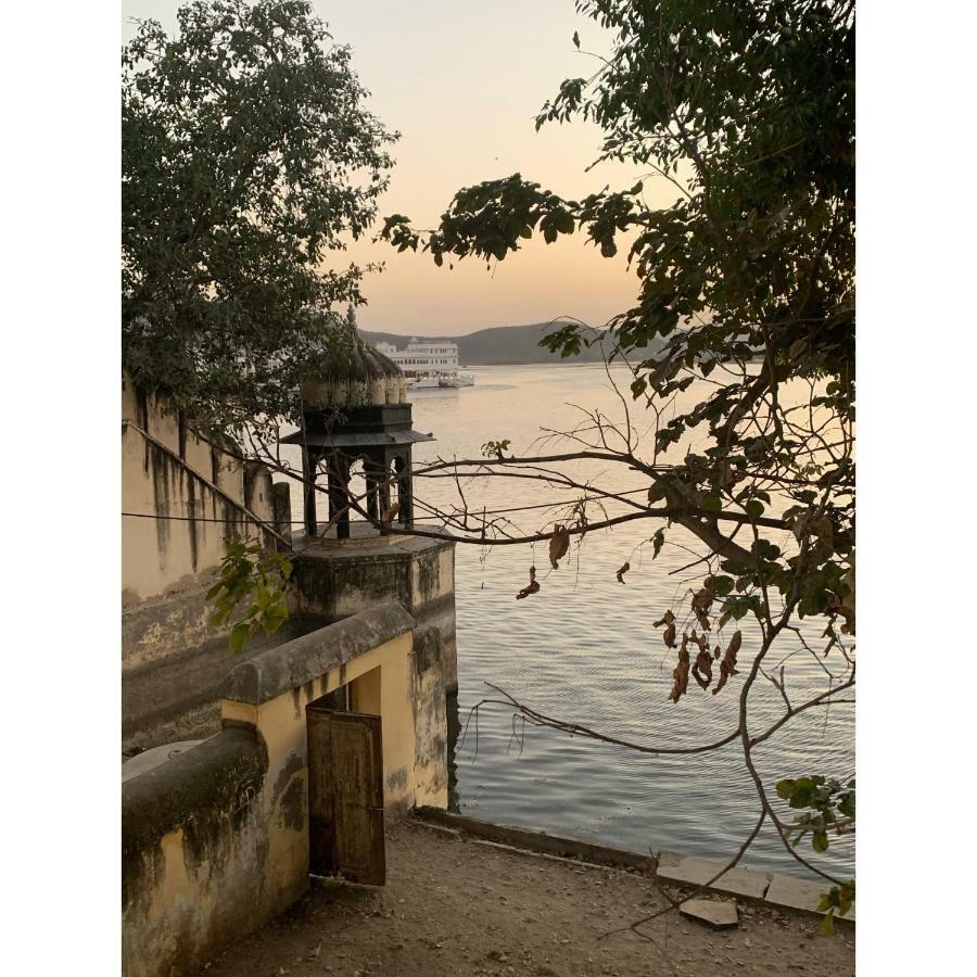 Gypsy Child Lake Hostel Udaipur Eksteriør billede