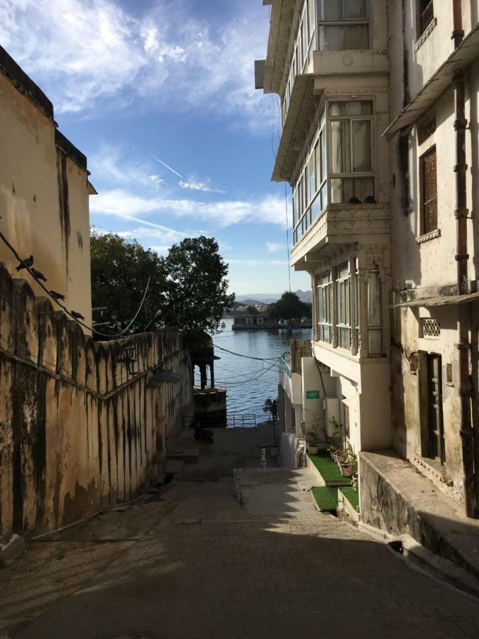Gypsy Child Lake Hostel Udaipur Eksteriør billede